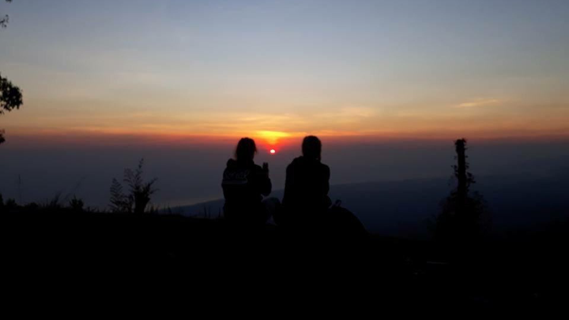 batur caldera sunrise trekking